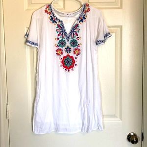 Gorgeous white embroidered tunic dress.